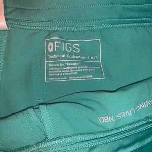 FIGS Zamora joggers SURGICAL GREEN